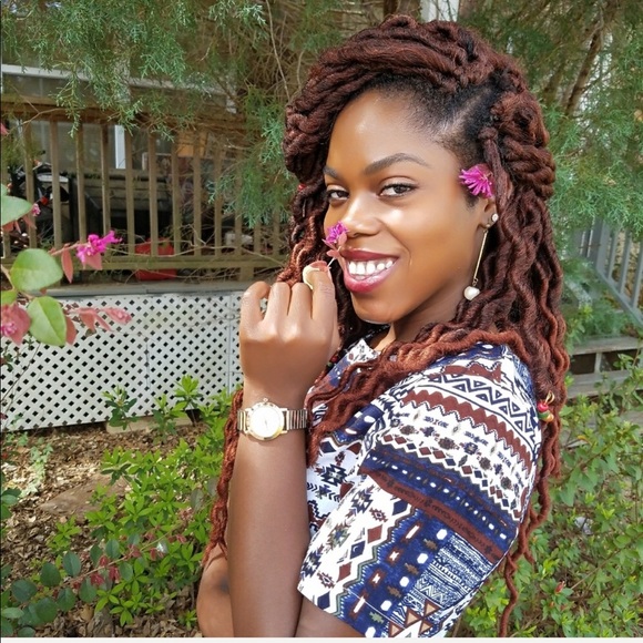 Meet your Posher, Ruby - Picture 2 of 2